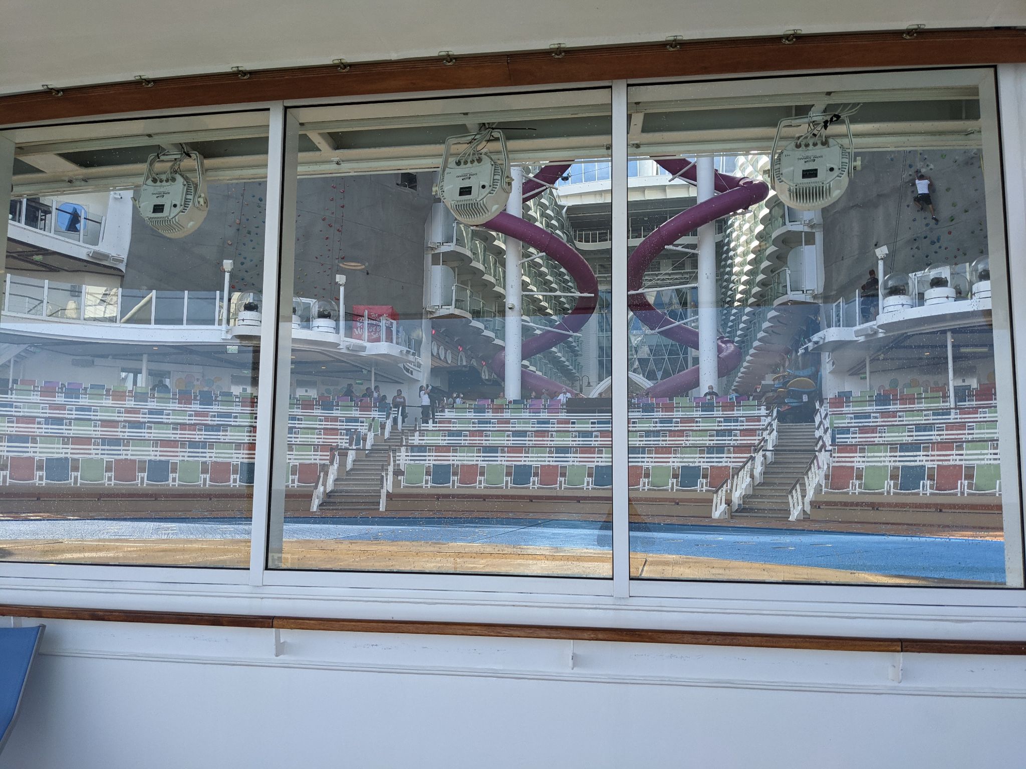 PXL 20211028 190843833